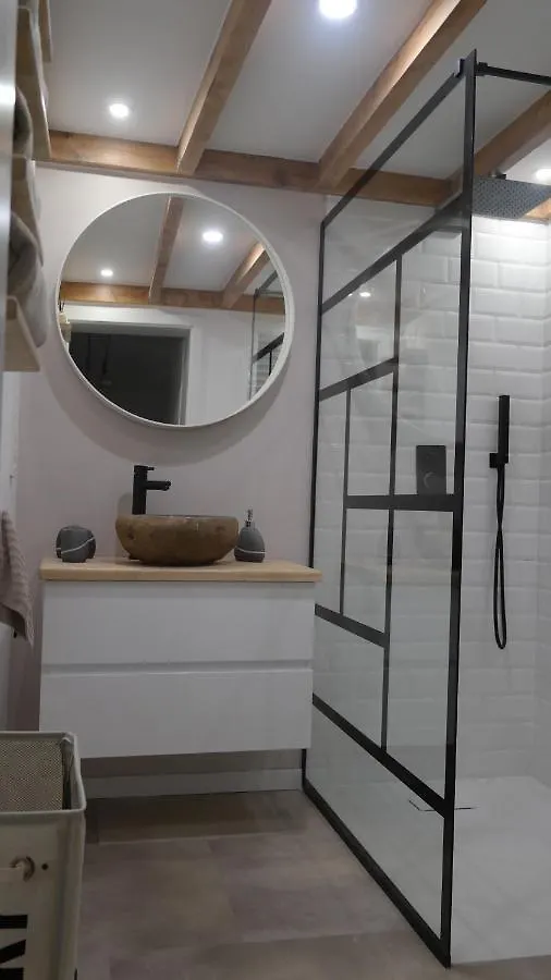 The Rooftop - A Trendy New Apartment With Airconditioning, Large Terrace & Free Parking أوستيند