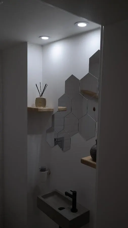 The Rooftop - A Trendy New Apartment With Airconditioning, Large Terrace & Free Parking أوستيند